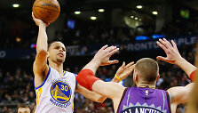 Stephenas Curry ir Jonas Valančiūnas