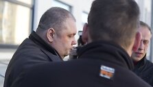 Sausio 13-osios įvykių bylos įtariamasis atvesdintas į teismą.