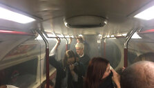 Po prane&scaron;imo apie pasklidusius dūmus evakuota Londono metropoliteno stotis