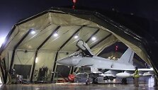 Britų naikintuvai ruo&scaron;iami kovai prie&scaron; husius
