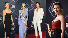 Mila Kunis, Rita Ora, Victoria Beckham ir Scarlett Johansson