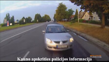Automobilis &bdquo;Mitsubishi&ldquo; rėžėsi į autobusą