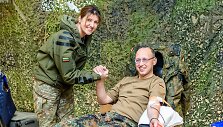 NATO kariai Jonavoje dalyvavo kraujo akcijoje ir rinko lė&scaron;as labdarai.