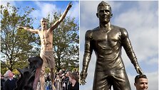 &Scaron;vedijoje atidengta Zlatano Ibrahimovičiaus skulptūra. Kai kurių nuomone, ji geresnė nei C.Ronaldo (de&scaron;inėje).