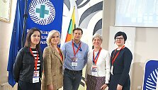 Konferencijos moderatorės Eglė Gaup&scaron;ienė (i&scaron; de&scaron;inės), Gitana Acutė bei lektoriai, R&Scaron;L gydytojai Andrius Penikas, Eglė Kontrimienė ir Reda Vaitkevičiūtė-Limantė.