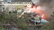 Nukritęs sraigtasparnis užsidegė ir sprogo.