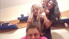 Andrius Rimi&scaron;kis su žmona Vaida ir dukromis