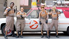 Leslie Jones, Melissa McCarthy, Kristen Wiig ir Kate McKinnon komedijoje &bdquo;Vaiduoklių medžiotojos&ldquo;