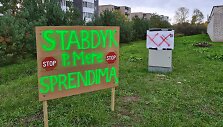 Gyventojų protestas prie&scaron; kelio palei namų langus tiesimą Raudondvaryje