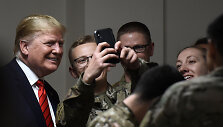 Donaldas Trumpas ir JAV kariai Afganistane