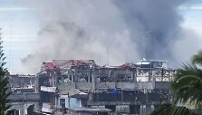 Filipinų oro pajėgos atakuoja islamistus Maravyje
