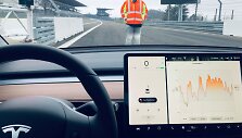 Manto Mikucko &bdquo;Tesla Model 3&ldquo;