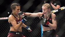  Joanna Jedrzejczyk prie&scaron; Valentiną &Scaron;evčenko