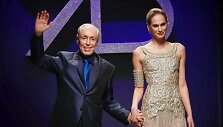 Renato Balestra 2016 m. pavasario-vasaros auk&scaron;tosios mados kolekcijos modelis