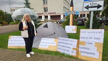 Kalvarijos gimnazijos mokytoja paskelbė bado akciją
