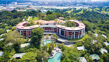 &bdquo;Capella&ldquo; vie&scaron;butis Singapūre