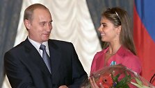 Vladimiras Putinas ir Alina Kabajeva (2001 m.)