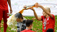 Miuncheno &bdquo;Bayern&ldquo; futbolininkai septintą kartą i&scaron; eilės tapo Vokietijos čempionais.