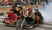 Motorolerių &bdquo;Vespa&ldquo; transformacijos festivalyje Indonezijoje