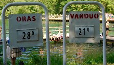 Kar&scaron;tis vilniečius i&scaron;ginė prie vandens