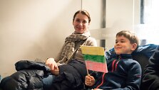 Lietuvos &scaron;imtmetį oro uostų keleiviai &scaron;ventė su palinkėjimais ir saldumynais.