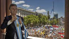 Argentinos vairą perima rinkėjų simpatijų nepraradęs Mauricio Macri