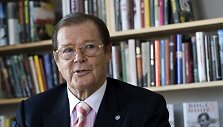 Rogeris Moore'as 