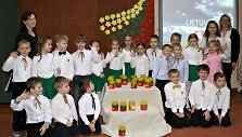 Lietuvos gimtadienis lop&scaron;elyje-darželyje \"Žingsnelis\"