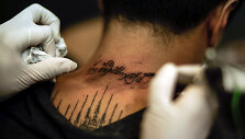 Tailande daroma tatuiruotė