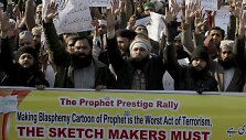 Pakistane protestas dėl Prancūzijos savaitra&scaron;čio &bdquo;Charlie Hebdo&ldquo; spausdinamų musulmonus įžeidžiančių karikatūrų.
