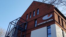 Bevek &scaron;imtas pareigūnų parą krėtė &bdquo;Vaisingumo klinikos&ldquo; filialus Vilniuje, Kaune ir Klaipėdoje. Manoma, kad galėjo būti neapskaitytas milijonas eurų. 