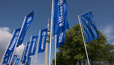 &bdquo;Allianz&ldquo; vėliavos