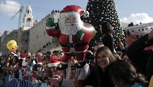 Į Betliejų &scaron;vęsti Kalėdų atvyko tūkstančiai turistų ir piligrimų