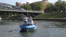 Vilniuje į Nerį nuleistas dar vienas laivas