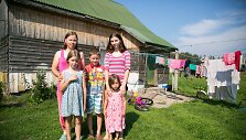 Keturis vaikus Kapčiamiesčio vienkiemyje auginančios Žanetos svajonė tik viena &ndash; vanduo namuose