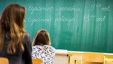 Abiturientai laiko lietuvių kalbos egzaminą