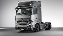 Konkurso &bdquo;Metų sunkvežimis&ldquo; dalyvis &bdquo;Mercedes-Benz Actros&ldquo;