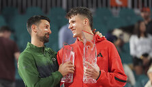 Novakas Džokovičius ir Jakubas Mensikas