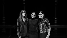 Monica Bellucci, Beata Molytė, Anželika Cholina (de&scaron;inėje)