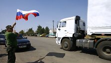 Rusijos &bdquo;humanitarinės pagalbos&ldquo; sunkvežimiai be leidimo įvažiavo į Ukrainos teritoriją.