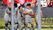 Xherdanas Shaquiri gražiu įvarčiu vainikavo &bdquo;Liverpool&ldquo; pergalę 4:1.