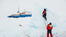 Antarktidoje įstrigęs laivas &bdquo;Akademik &Scaron;okalskij&ldquo;