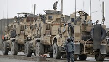 NATO karinė technika &scaron;alia įvykio vietos