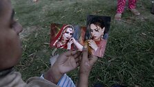 Shamma Maqsood, rūg&scaron;timi ją apipylė vyras, kuriai ji papriekai&scaron;tavo dėl to, kad &scaron;is neturi darbo