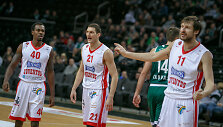 Chavaughnas Lewisas (40), Egidijus Dim&scaron;a (21) ir Edgaras Želionis (11)
