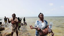 Migrantai i&scaron; Afrikos prie Tuniso krantų