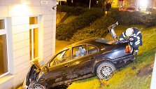 BMW avarija Vilniuje: nulėkė nuo kelio ir rėžėsi į vie&scaron;bučio sieną
