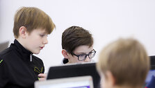 &bdquo;Hour of Code&ldquo; suvienijo vaikus pažinčiai su technologijomis