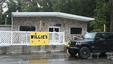 &Scaron;audynės &bdquo;Willie's Bar and Grill&ldquo; bare Sent Helenos saloje