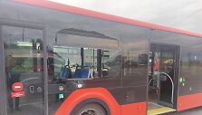 Agresyvus keleivis i&scaron;spyrė &bdquo;Kauno autobusų&ldquo; transporto priemonės langą